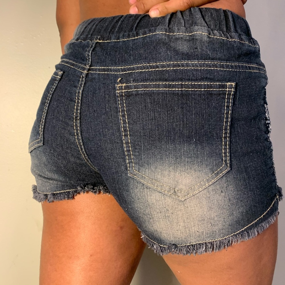 (S) Rhinestone Ruffles Shorts - Picture 2 of 2